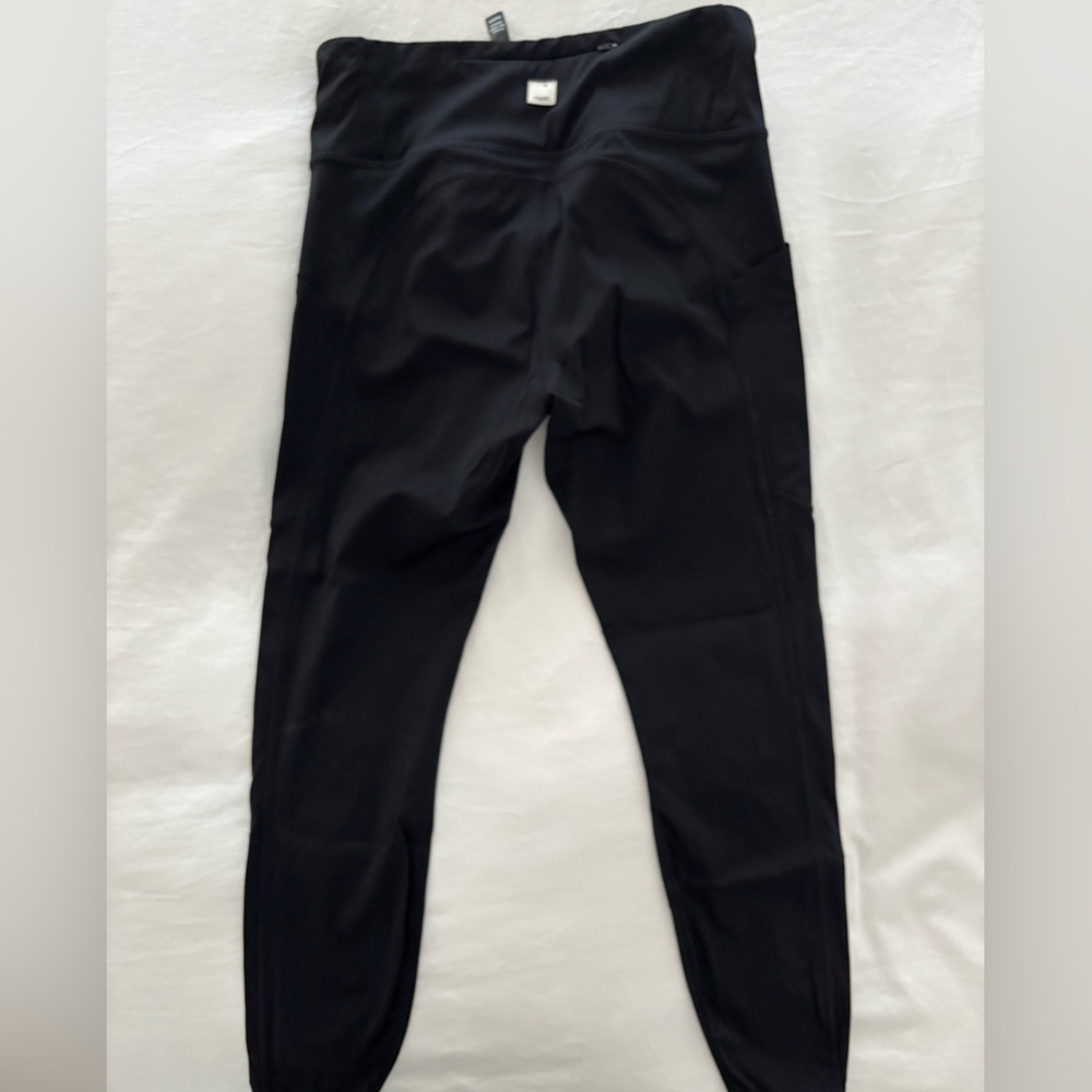 Women’s Vuori Studio Pocket Black Leggings - Size Medium